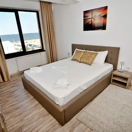 Summerland Sea View Apartment